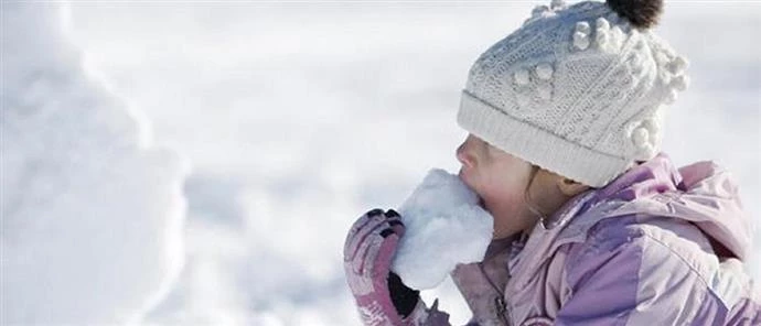 Γιατί δεν πρέπει να τρώμε το χιόνι – Προειδοποίηση επιστημόνων